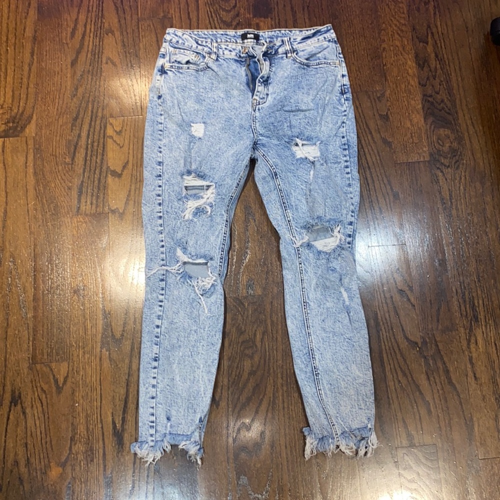 BLACK LABEL Light Wash Ripped Jeans - SIZE 13